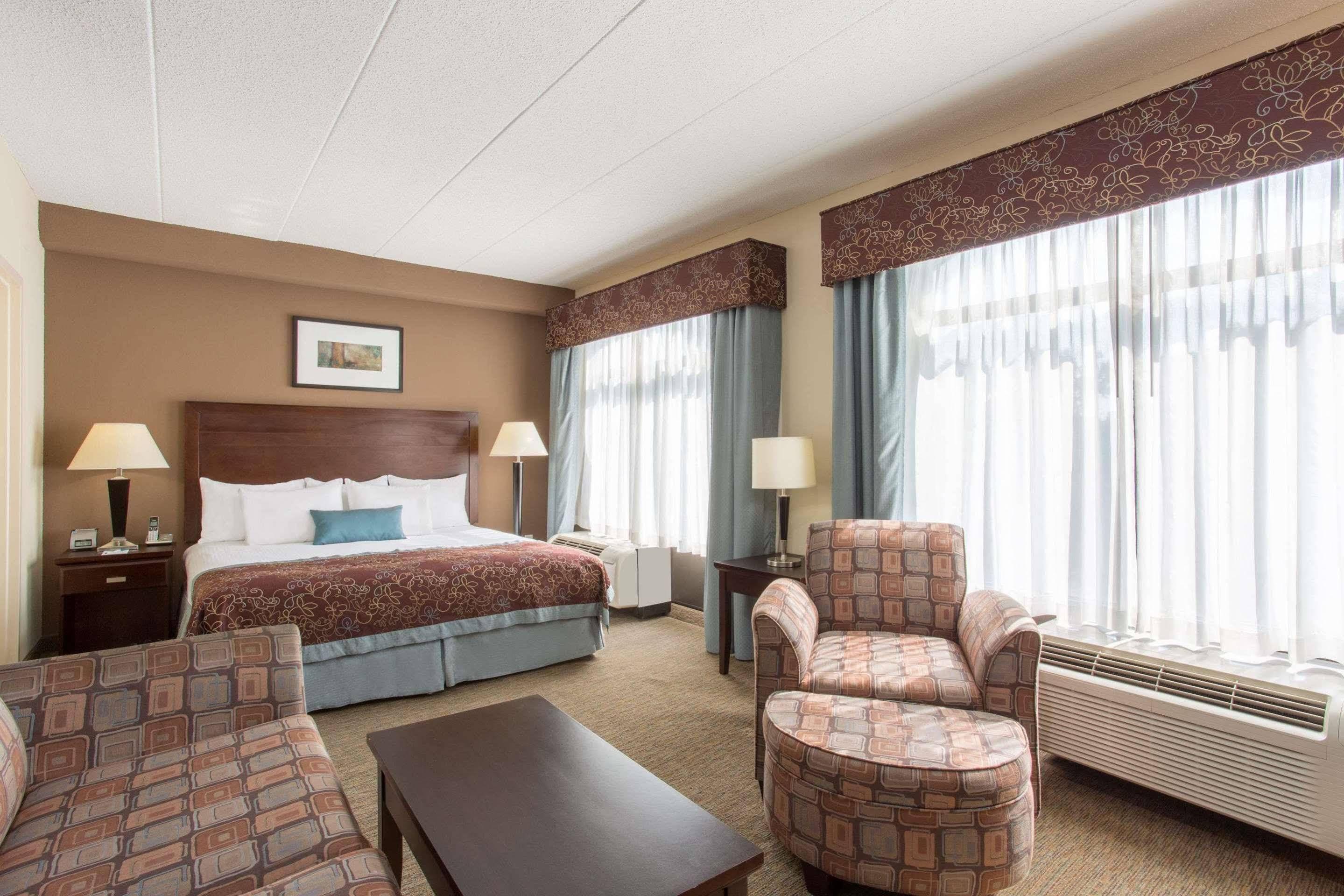 - Conference Center By Ihg Hotel 2*