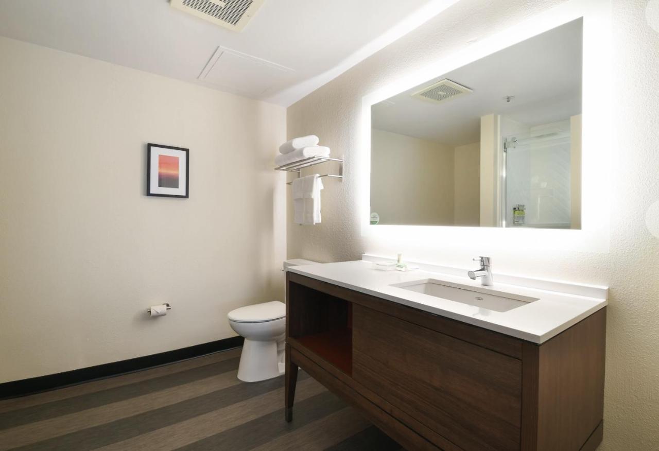Hotel - Conference Center By Ihg 2*